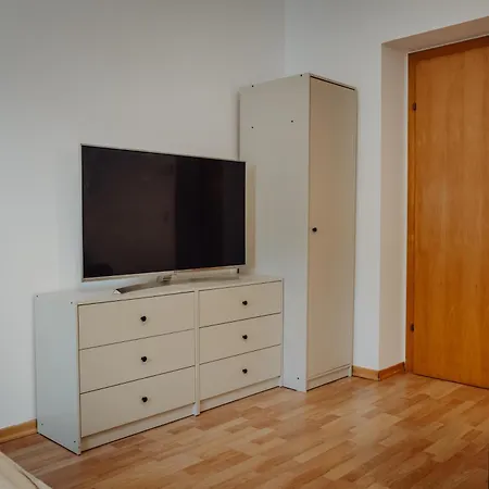 Charmanter Altbau Im Herzen Von Mit Self-checkin, Wlan Und 2 Getrennten Schlafzimmern Appartement *