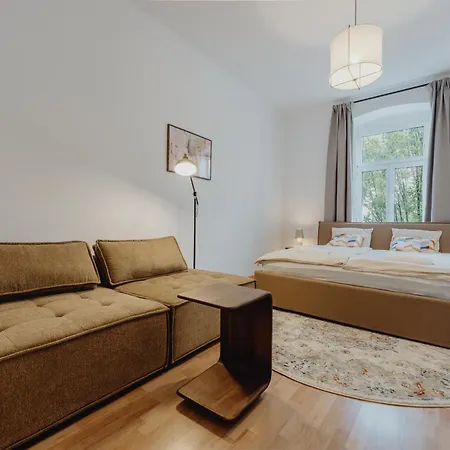 Charmanter Altbau Im Herzen Von Mit Self-checkin, Wlan Und 2 Getrennten Schlafzimmern * Linz