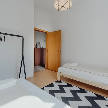 Charmanter Altbau Im Herzen Von Mit Self-checkin, Wlan Und 2 Getrennten Schlafzimmern Appartement