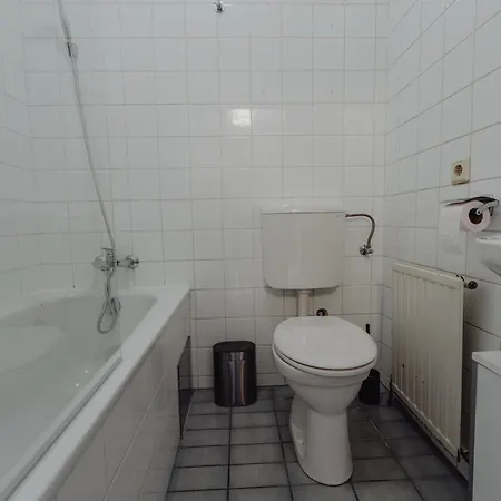 Appartement Charmanter Altbau Im Herzen Von Mit Self-checkin, Wlan Und 2 Getrennten Schlafzimmern