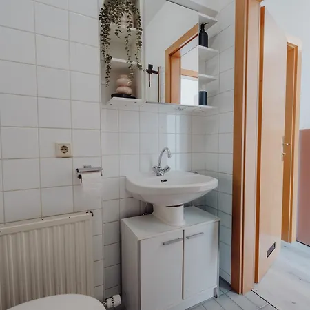 Appartement Charmanter Altbau Im Herzen Von Mit Self-checkin, Wlan Und 2 Getrennten Schlafzimmern *